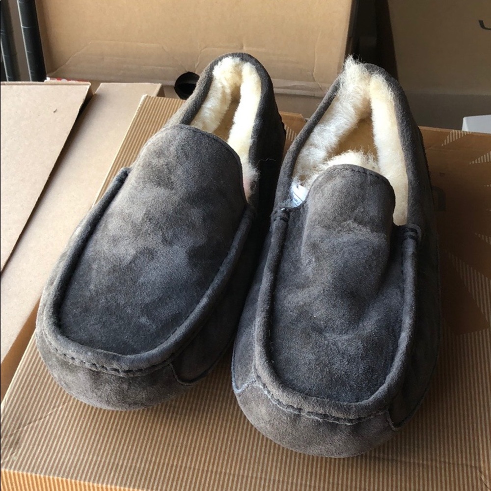 New Ascot Gray moccasin Suede Slipper men’s Sz 7